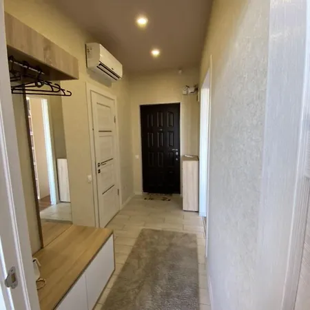 з видом на море та місто Apartment