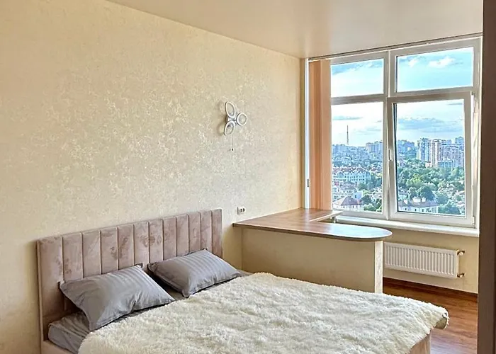 Apartment з видом на море та місто